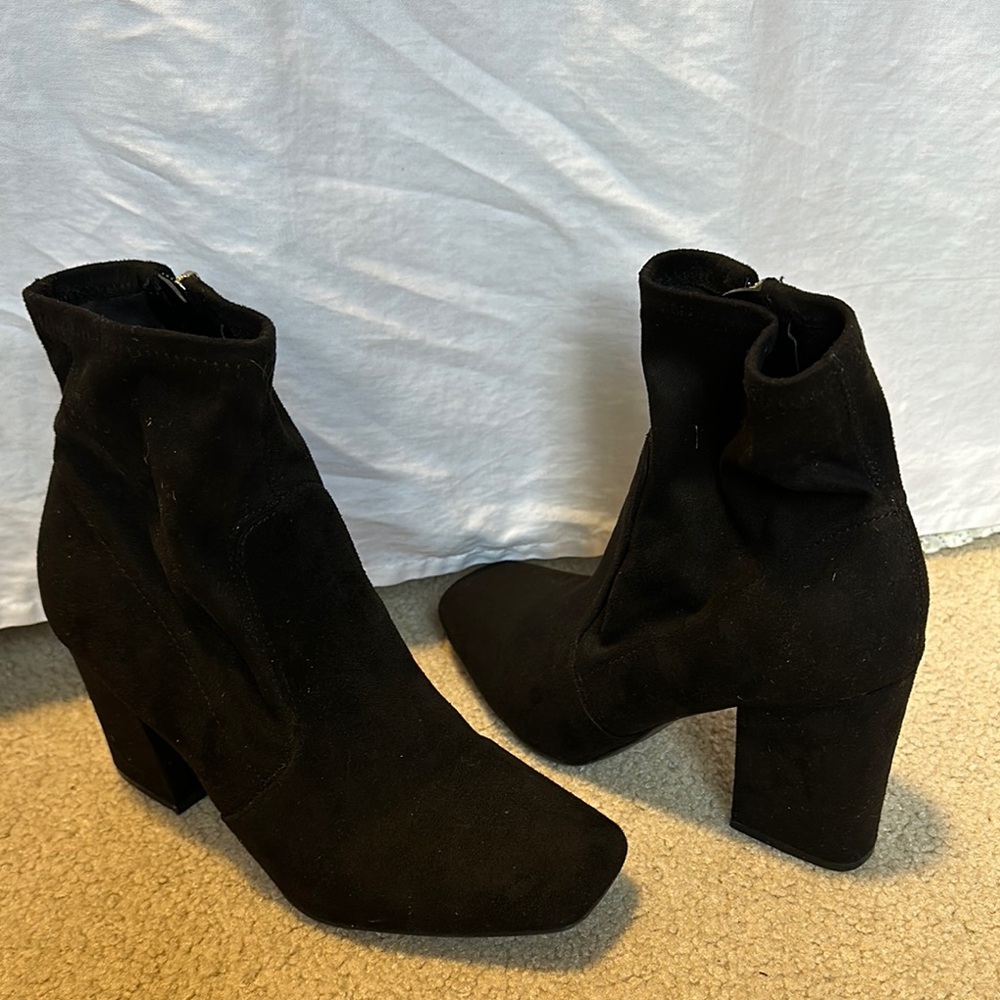 Unisa Black Heeled Boots with Chunky Block Heel